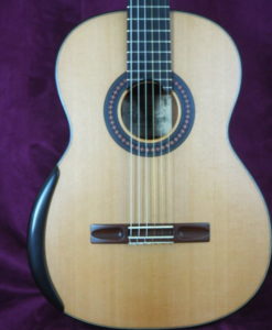 classical guitar luthier Robin Moyes www.concert-classical-guitar.com