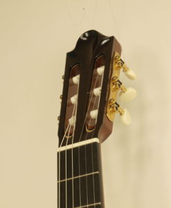 Jesse Moore classical luthier guitarr