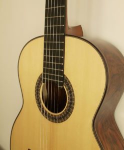 Jesse Moore classical luthier guitarr