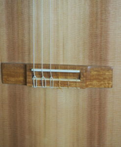 classical guitar of luthier  graham caldersmith www.concert-classical-guitar.com