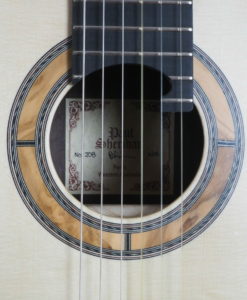 Paul sheridan classical guitar luthier lattice. Availaible on our website www.concert-classic-guitar.com