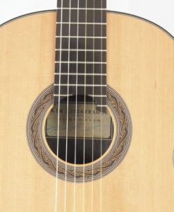 Kim Lissarrague luthier classical guitar 348 19LIS348-07