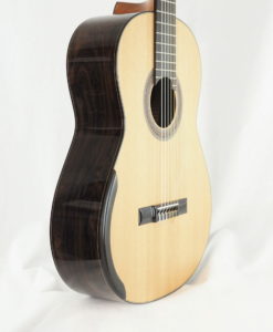 Kim Lissarrague luthier classical guitar 348 19LIS348-05