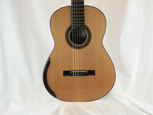 Kim Lissarrague luthier classical guitar No 335 19LIS335-01