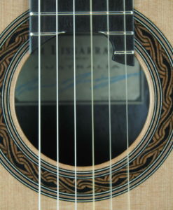 Kim Lissarrague luthier classical guitar No 335 19LIS335-09