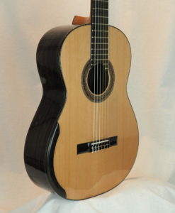Kim Lissarrague luthier classical guitar No 335 19LIS335-07