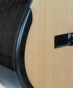 Kim Lissarrague luthier classical guitar No 335 19LIS335-05