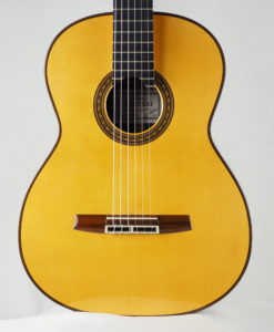 Masaki Sakurai Maestro-RF luthier classical guitar barrage traditionnel