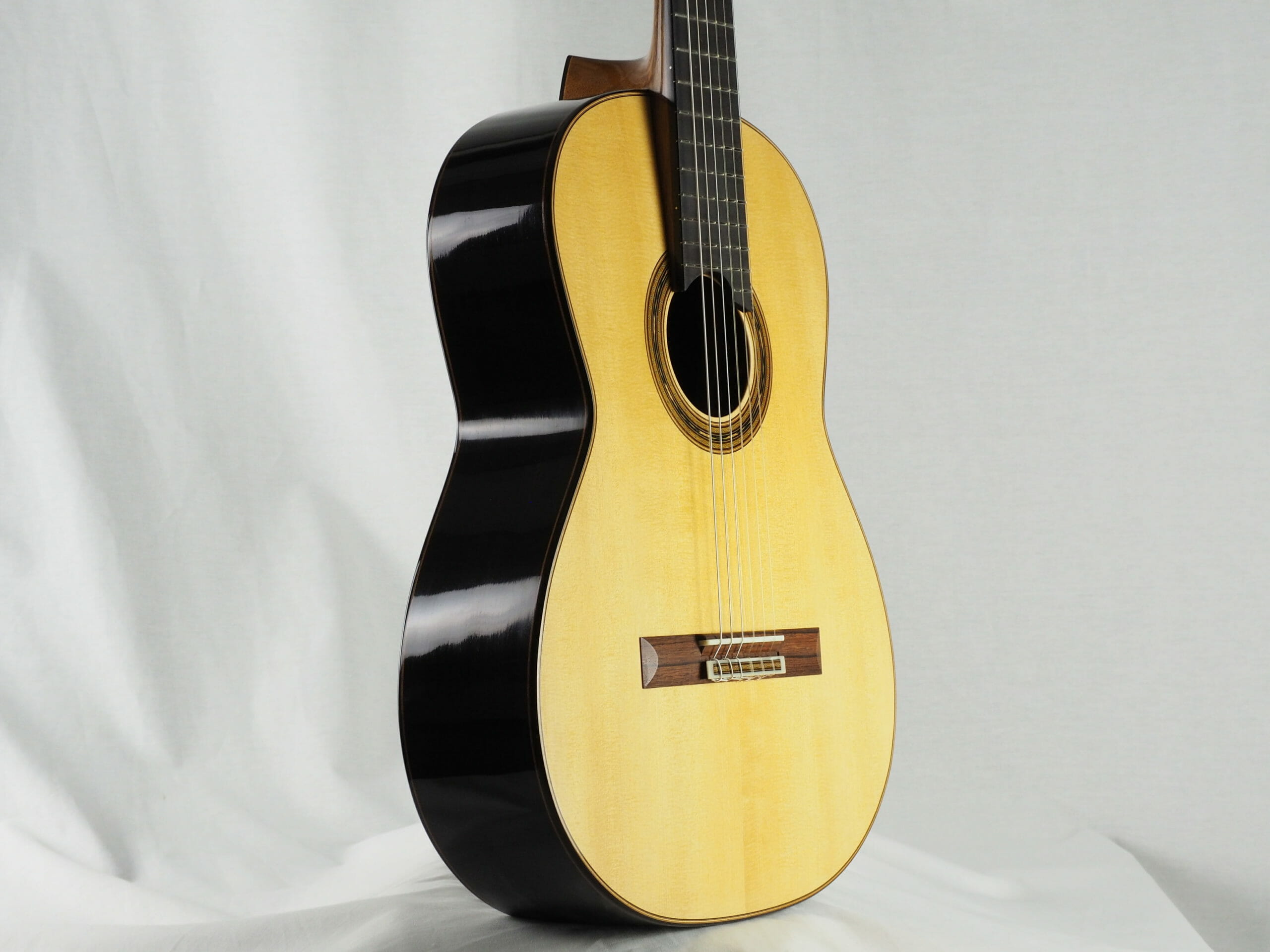 Gregory Byers classical guitar lattice bracing épicéa luthier