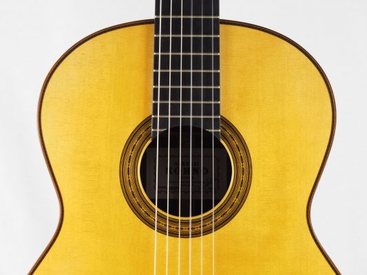 Luthier Masaki Sakurai classical guitar Maestro