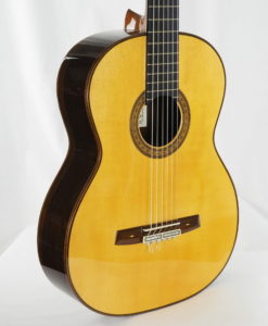 Luthier Masaki Sakurai classical guitar Maestro