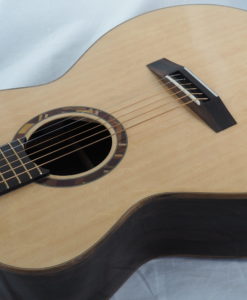 Kevin Muiderman acoustic guitar OM 19MUI019-03
