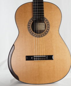 Kim Lissarrague luthier classical guitar