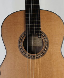 Kim Lissarrague luthier classical guitar