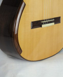 Regis Sala luthier classical guitar Australe 19SAL035-04
